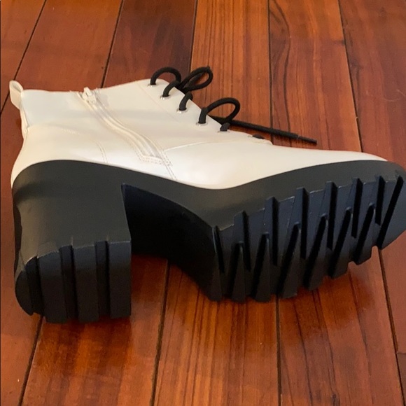 Heeled BP white combat Boots - Picture 8 of 8